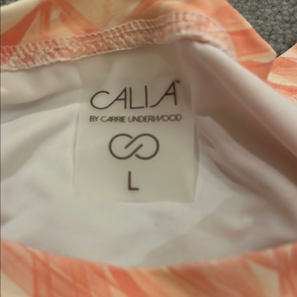 CALIA Rashguard - Picture 2 of 3